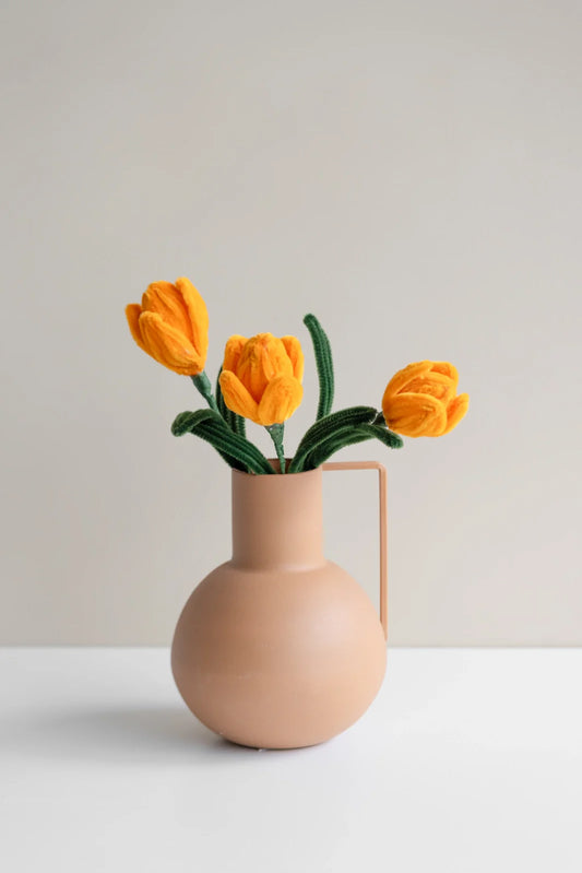 Blumen aus Pfeifenputzern basteln