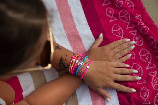 Bunte Perlenarmbänder - DIY´s für den Sommer
