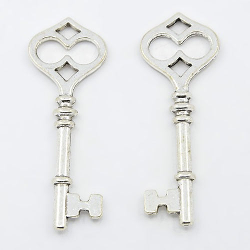 Anhänger Metallschlüssel 60x21x4mm 2 Stück
