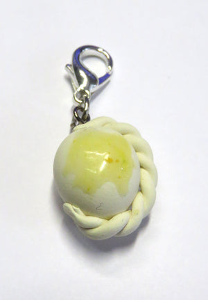 Anhänger Kärntnernudel mit Karabiner, Motiv ca. 1,5-2cm, handgefertigt aus Polymerclay