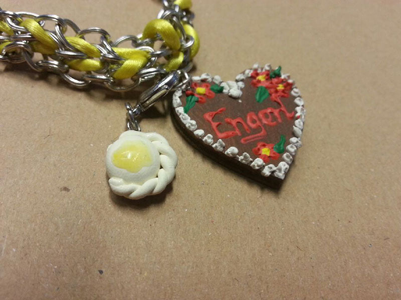 Anhänger Kärntnernudel mit Karabiner, Motiv ca. 1,5-2cm, handgefertigt aus Polymerclay