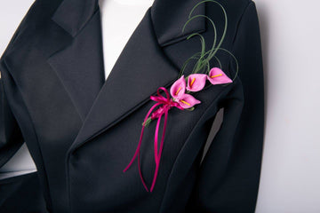 Anstecker Calla rosa lang Dekogras mit Anstecknadel