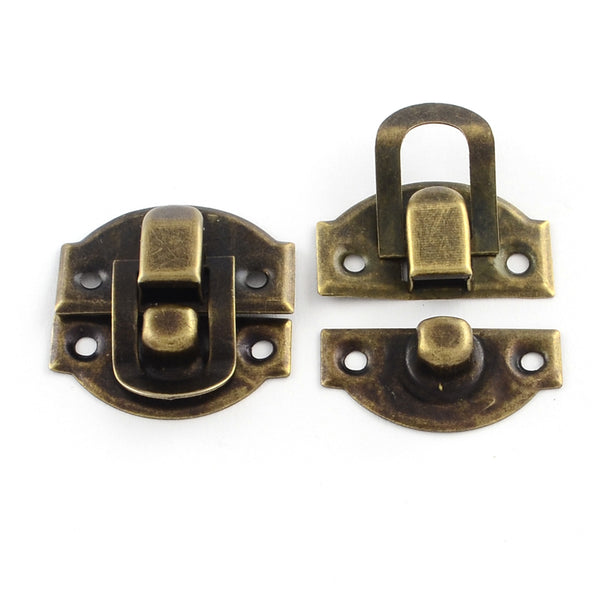 Schnappverschluss für Boxen antikmessing  29x27x 6mm 2 Paar