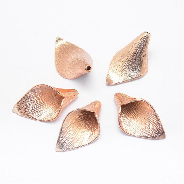 Perlkappe Calla gold glänzend 29x16x8mm 1 Stück