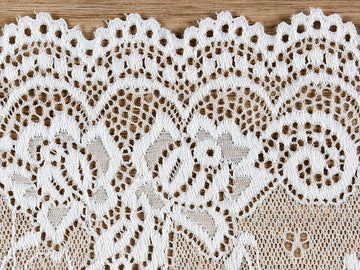 Tischläufer Spitze Lace off-white 0,15x9m