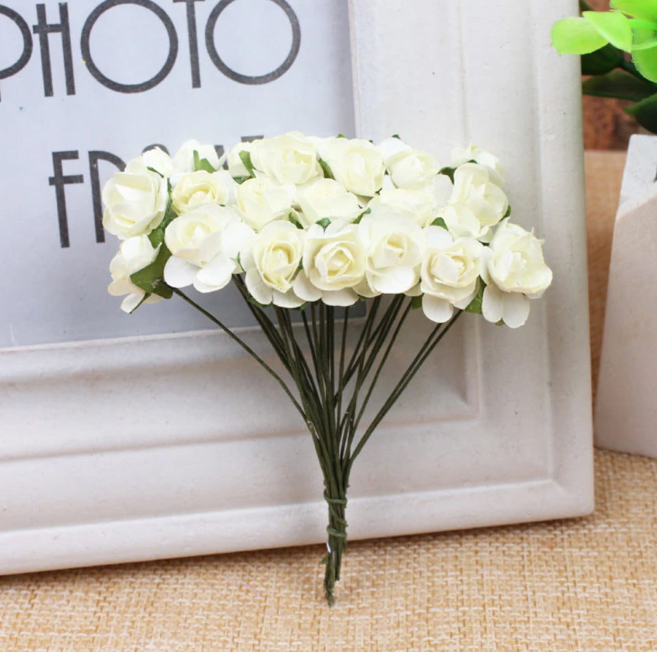 Papierrosen Papierblüten 1,5cm 7cm Drahtstiel 12 Blüten