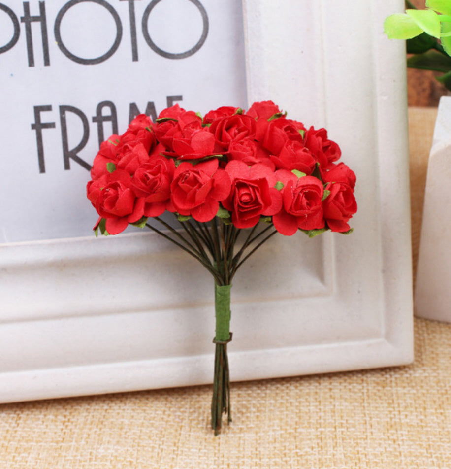 Papierrosen Papierblüten 1,5cm 7cm Drahtstiel 12 Blüten