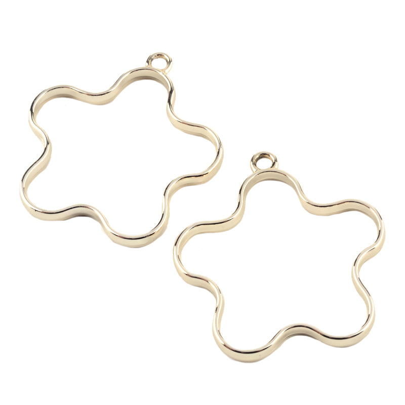Anhänger Open Bezel Blume gold 4cm 4 Stück