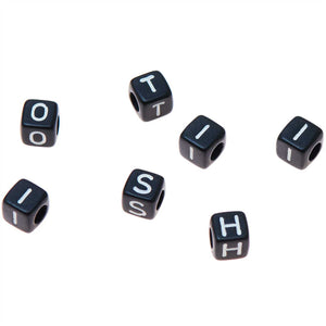 Buchstabenperlen Mix Würfel schwarz/weiß 6x6mm 99 Stück