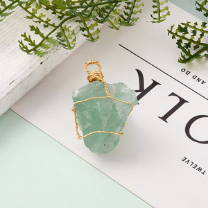 Edelsteine ​​roh Fluorit- Quarzkristall- und Rosenquarzanhänger mit goldenem Draht eingefasst 34~55x27~41x17,5~21mm 3 Stück