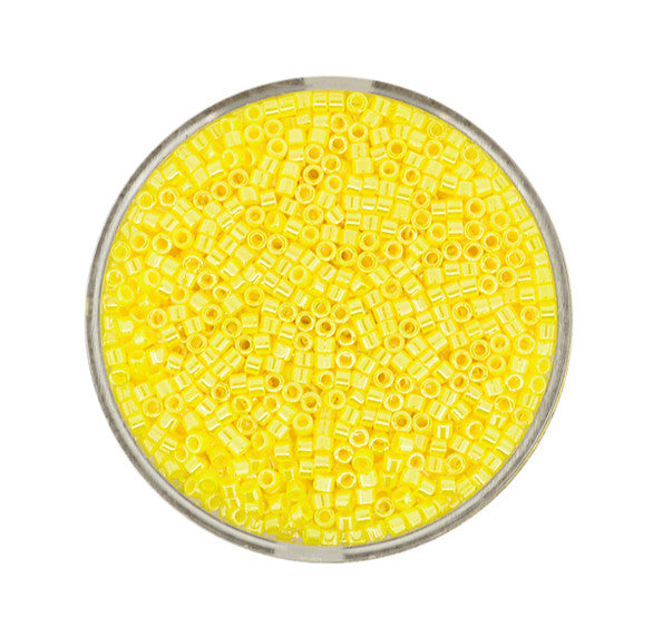 Hochwertige japanische Delica Beads Glasperlen 2mm 9g / Dose