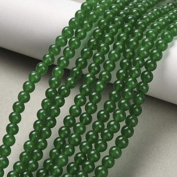 Jadeperlen rund grün gefärbt 4mm 92 Perlen / Strang 38cm