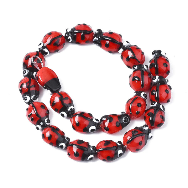 Marienkäfer Glasperlen handgemacht Lochbohrung 1mm schwarz rot 13x6mm 1 Stück