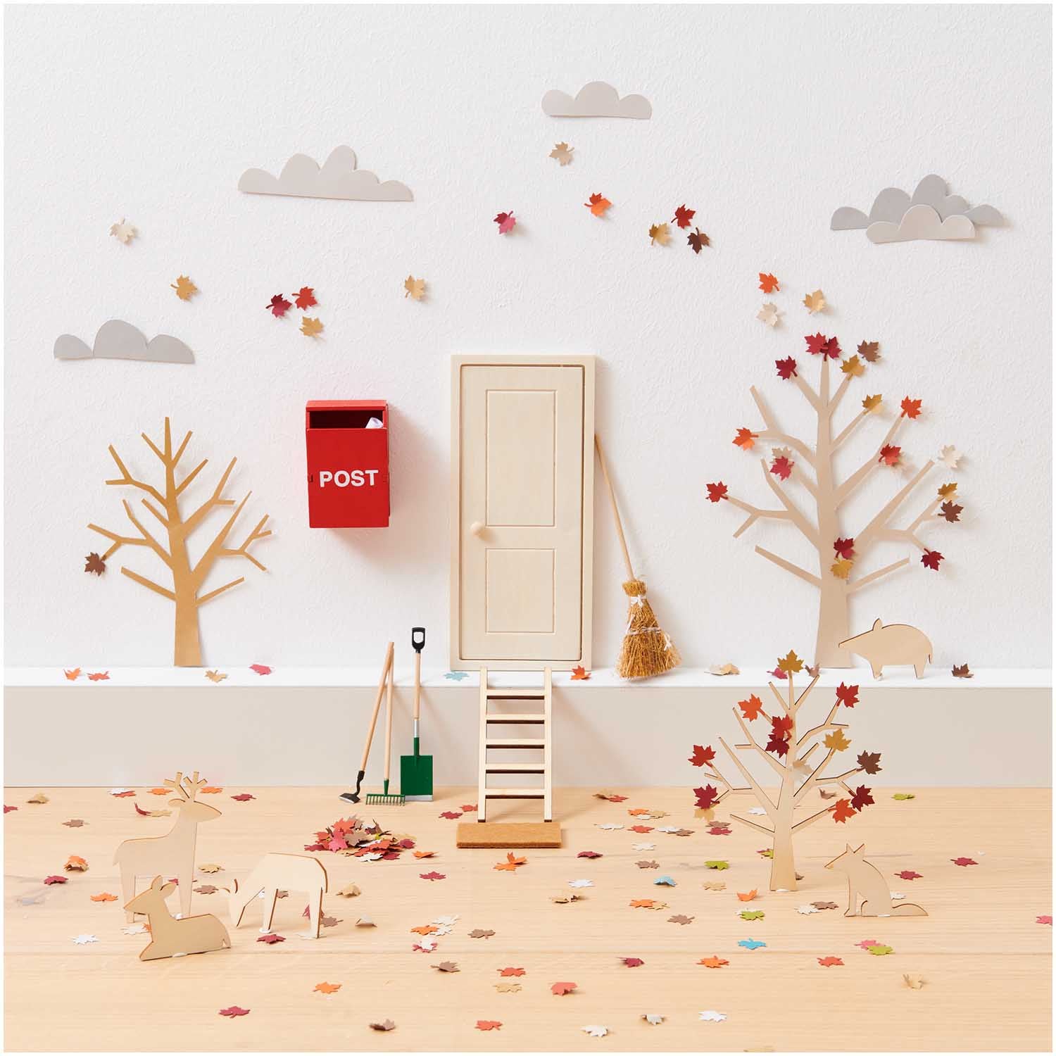 Rico Design Miniatur Briefkasten mit Zeitung 5x3,5x1,8cm