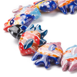 Porzellanperle Fischform mehrfarbig glasiert 17–22 mm 1 Stück