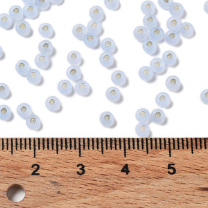 Rocailles Glasperlen silverlined frost 4,4x3mm 180 Stück / Dose