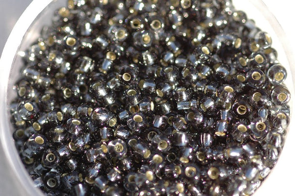 Rocailles Glasperlen grau silbereinzug 2,6mm 17g/Dose