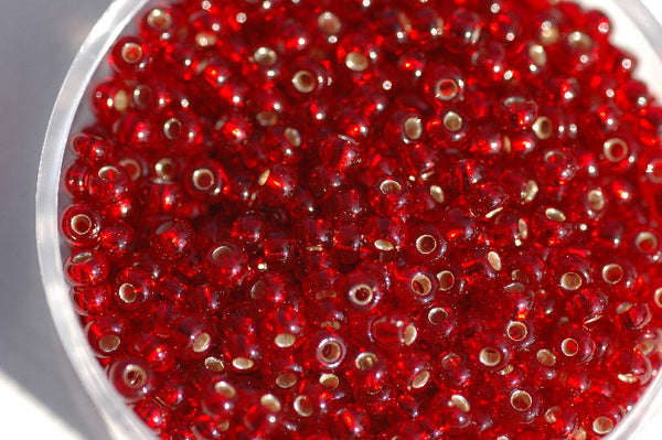 Rocailles Glasperlen rot silbereinzug 2,6mm 17g/Dose