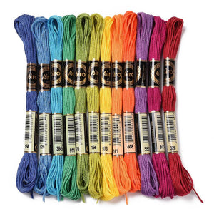 Stickgarn-Set 12 Farben 6-fädiges Polyester Stickgarn 8m pro Strang verschiedene Farben