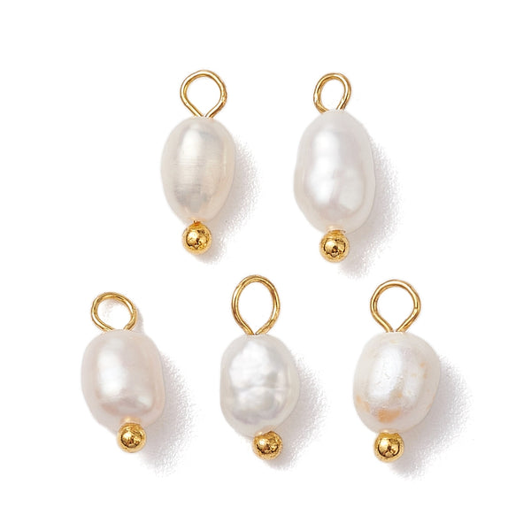 Süßwasserperlen-Anhänger Naturperle Potato Charm goldfarben 13mm 1 Stück