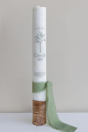 Taufkerze mit Lebensbaum-Motiv und Holzoptik - Natürliche Eleganz zur Taufe 40x4cm