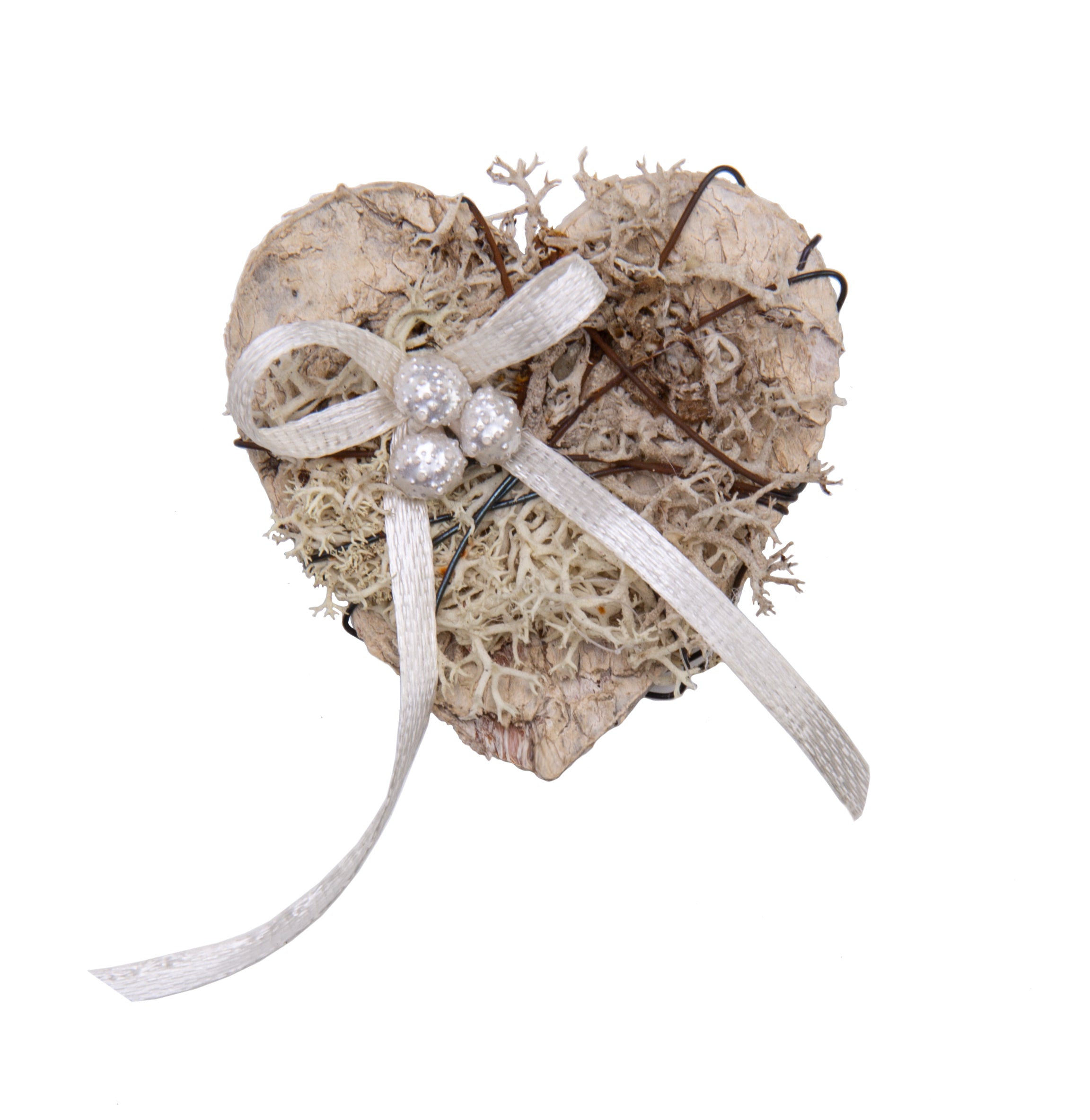 Gästeanstecker für Hochzeiten Birkenherz mit Moos, Schleife und Perlen 5x5cm