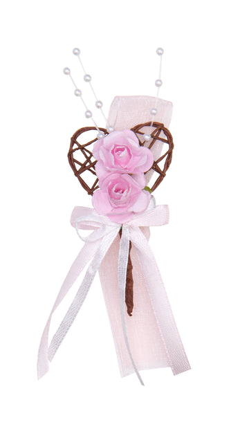 Gästeanstecker für Hochzeiten Rebenherz mit Papierrosen Organzaschleife und Satinschleife 12x4,5cm