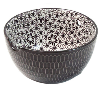 Porzellan-Garnschale handgefertigt schwarz weiß – Wollschale mit Fadenführung & Loch 15,5x9,5cm