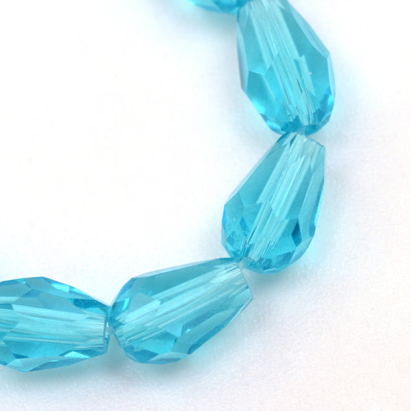 Glasperlen Tropfen facettiert transparent Deep Sky Blue 11x8mm 60 Stück / Strang