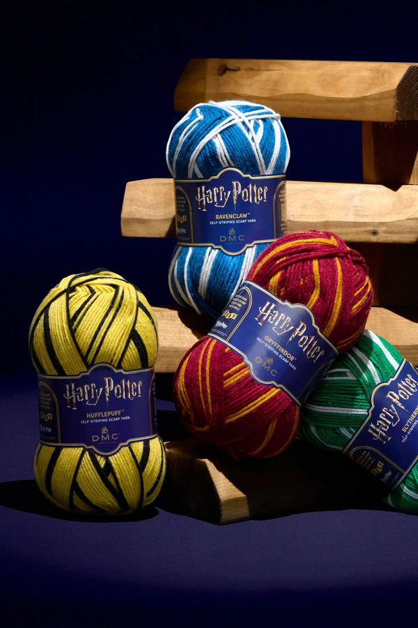 DMC Harry Potter - Hogwarts-Schals Garn self-striping 100% Polyacryl 300g / 410m