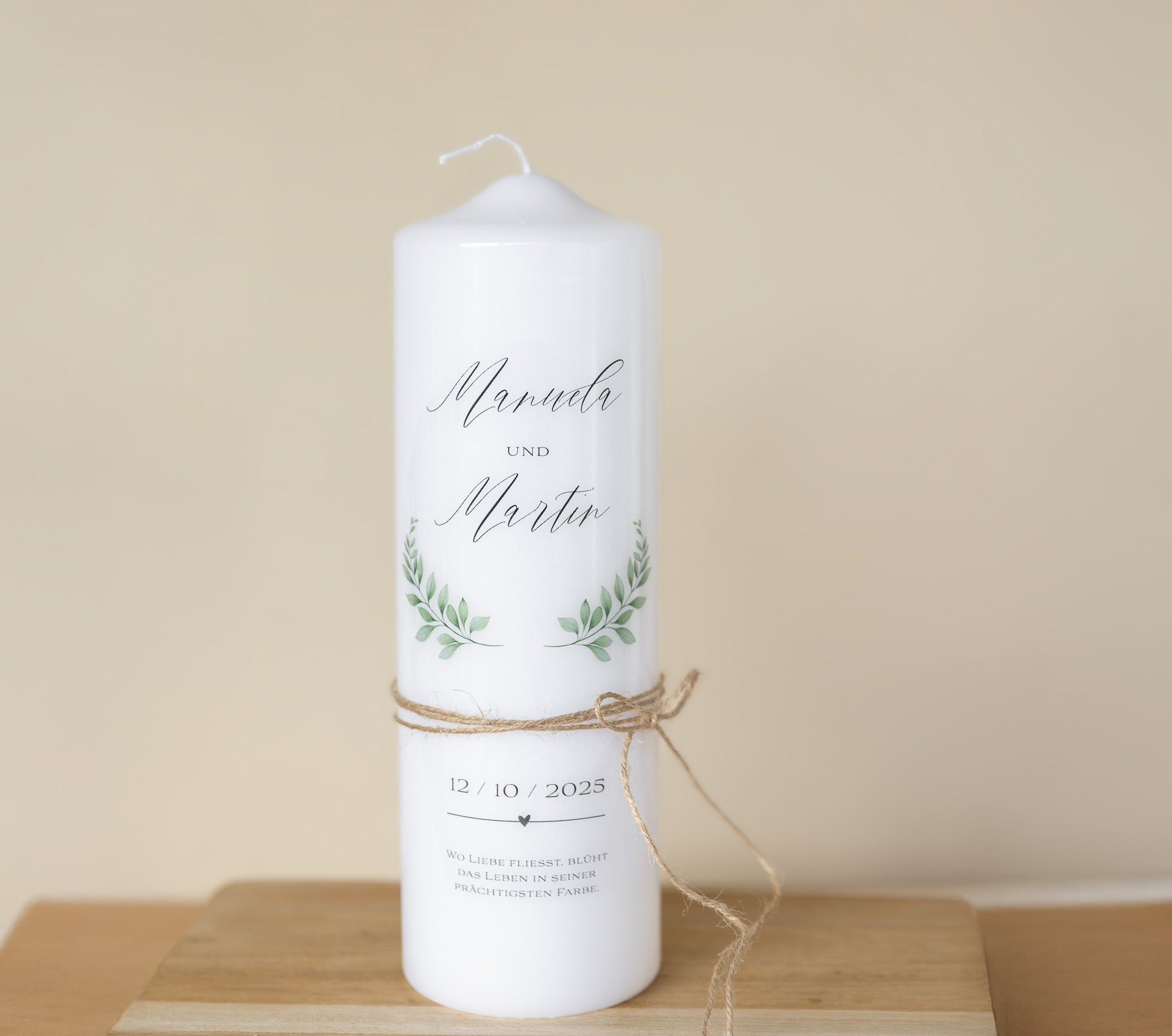 Hochzeitskerze mit grünen Zweigen und Kordel 23x8cm