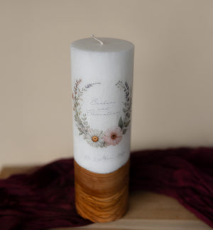 Hochzeitskerze Sommerblumenkranz in lieblichen Farben Holzkerze 25x8cm
